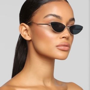 IN THE SPOTLIGHT SUNGLASSES